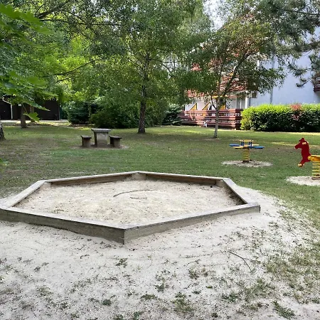 Διαμέρισμα Napsugar Retro Gárdony